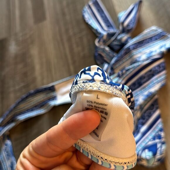 Bikini Top Size Large - Picture 2 of 2